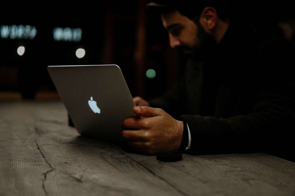 macbook pro vs air